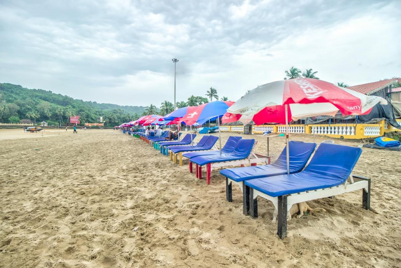 Baga Fantacia Beach Inn Exterior photo