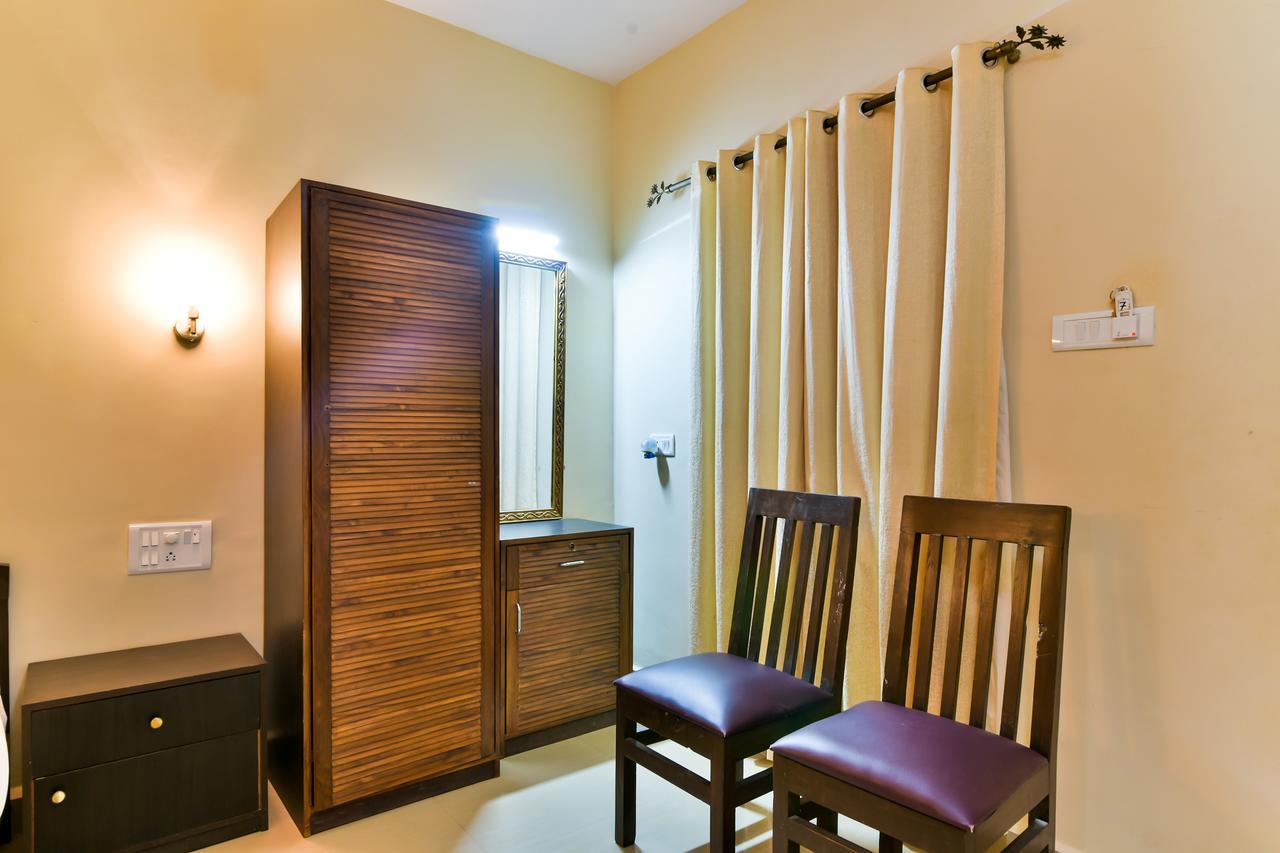 Baga Fantacia Beach Inn Exterior photo