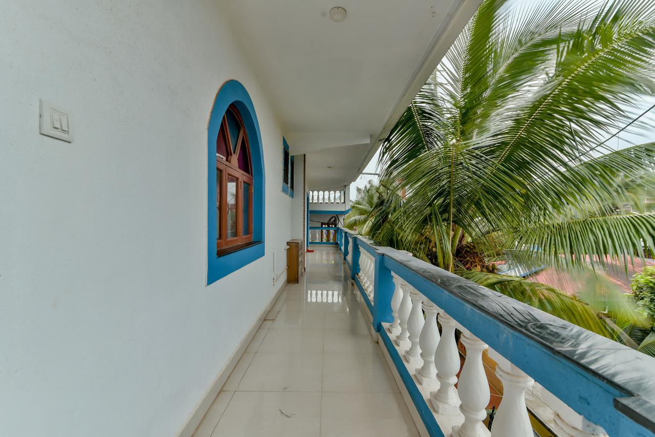 Baga Fantacia Beach Inn Exterior photo