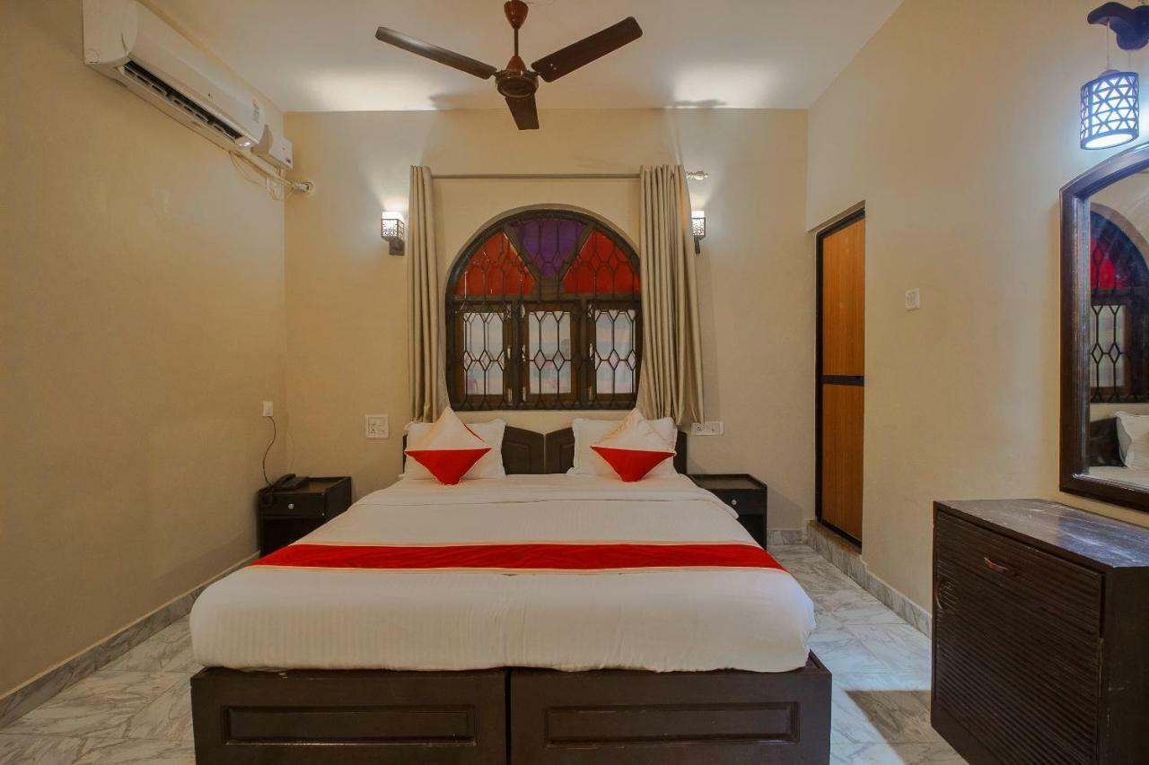 Baga Fantacia Beach Inn Exterior photo