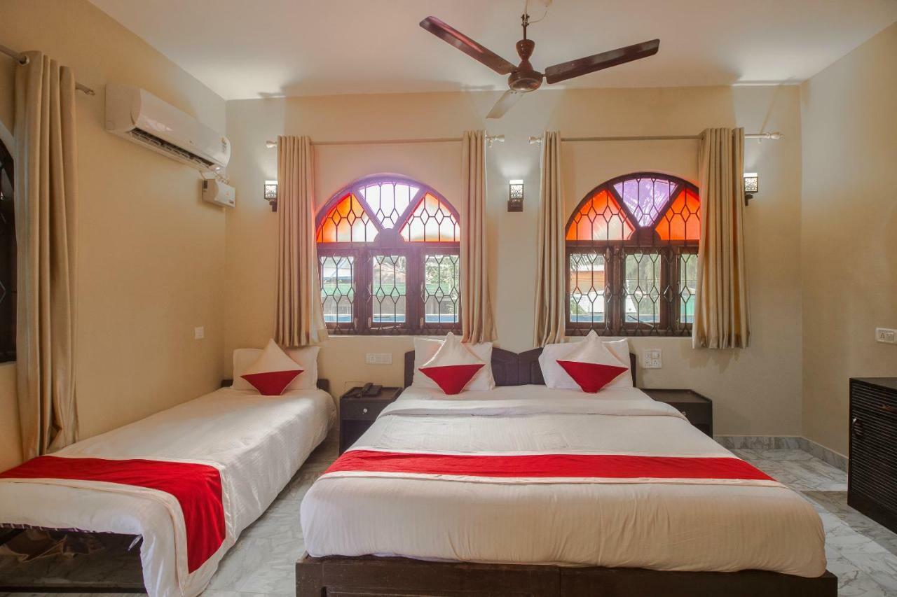Baga Fantacia Beach Inn Exterior photo