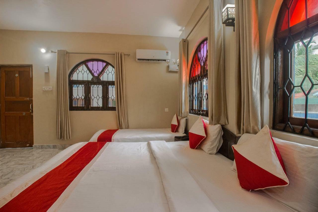 Baga Fantacia Beach Inn Exterior photo
